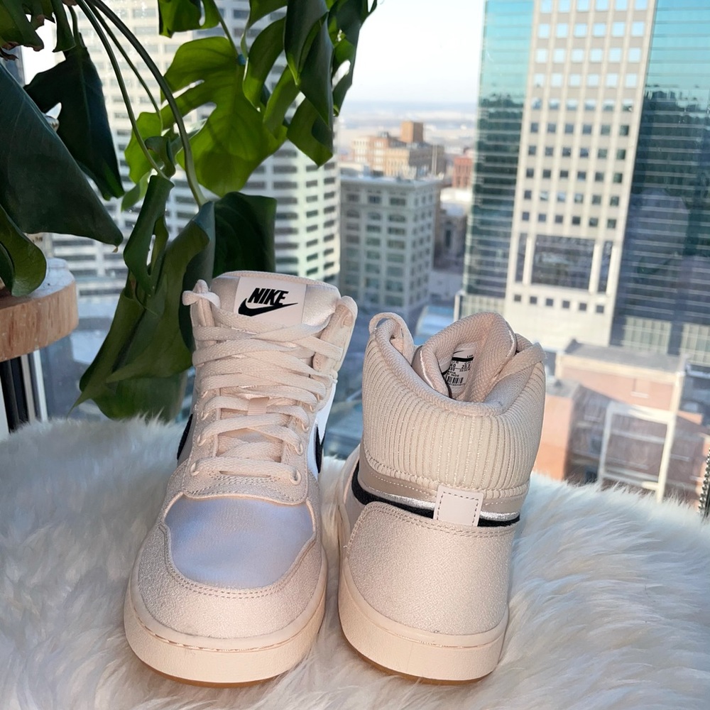 Women’s Nike Evernon Mid